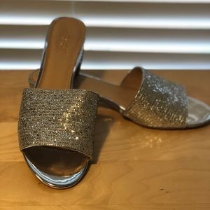 Jewel Badgley Mischka